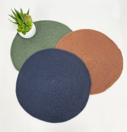 Fennco Styles Handmade Crochet Farmhouse Placemats 14-inch Round, Set of 4 - Decorative Table Mats for Home Décor, Dining Table, Banquets and Special Events